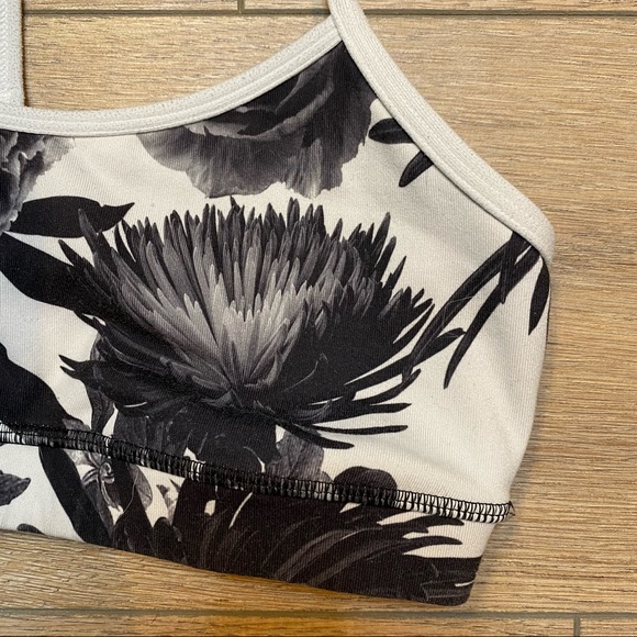 LULULEMON black and white floral Flow Y bra IV 6 - Picture 4 of 11
